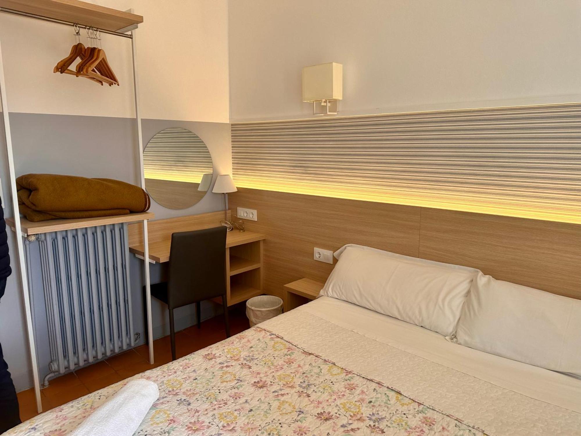 Fonda Can Setmanes Blanes Exterior foto