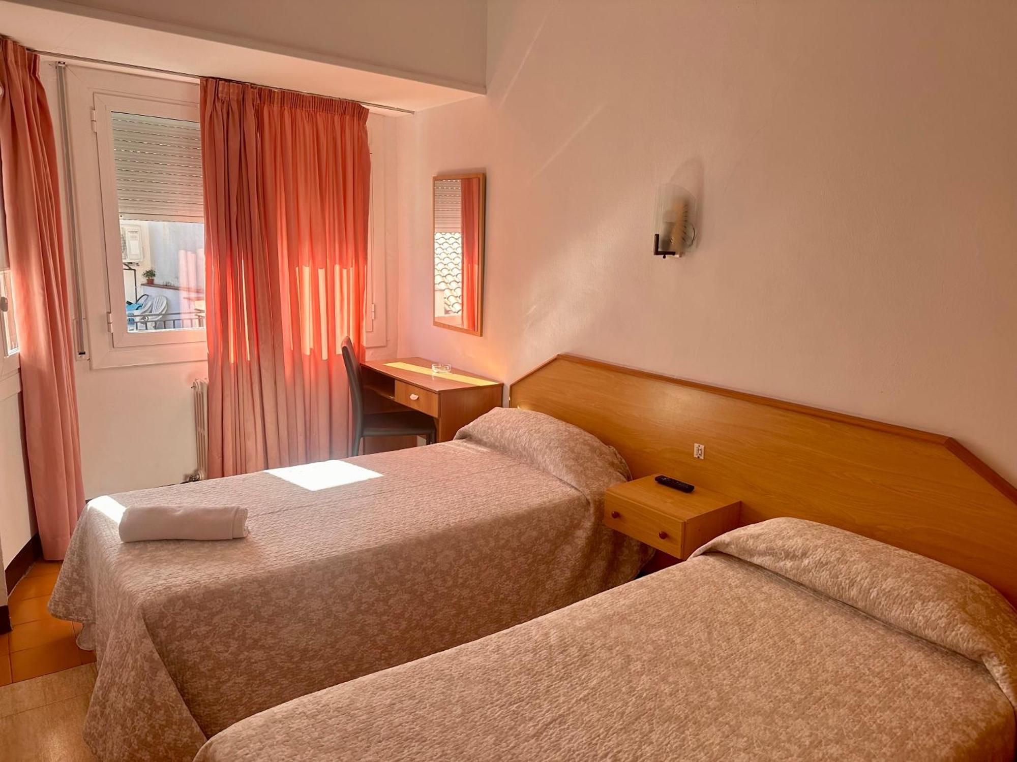 Fonda Can Setmanes Blanes Exterior foto