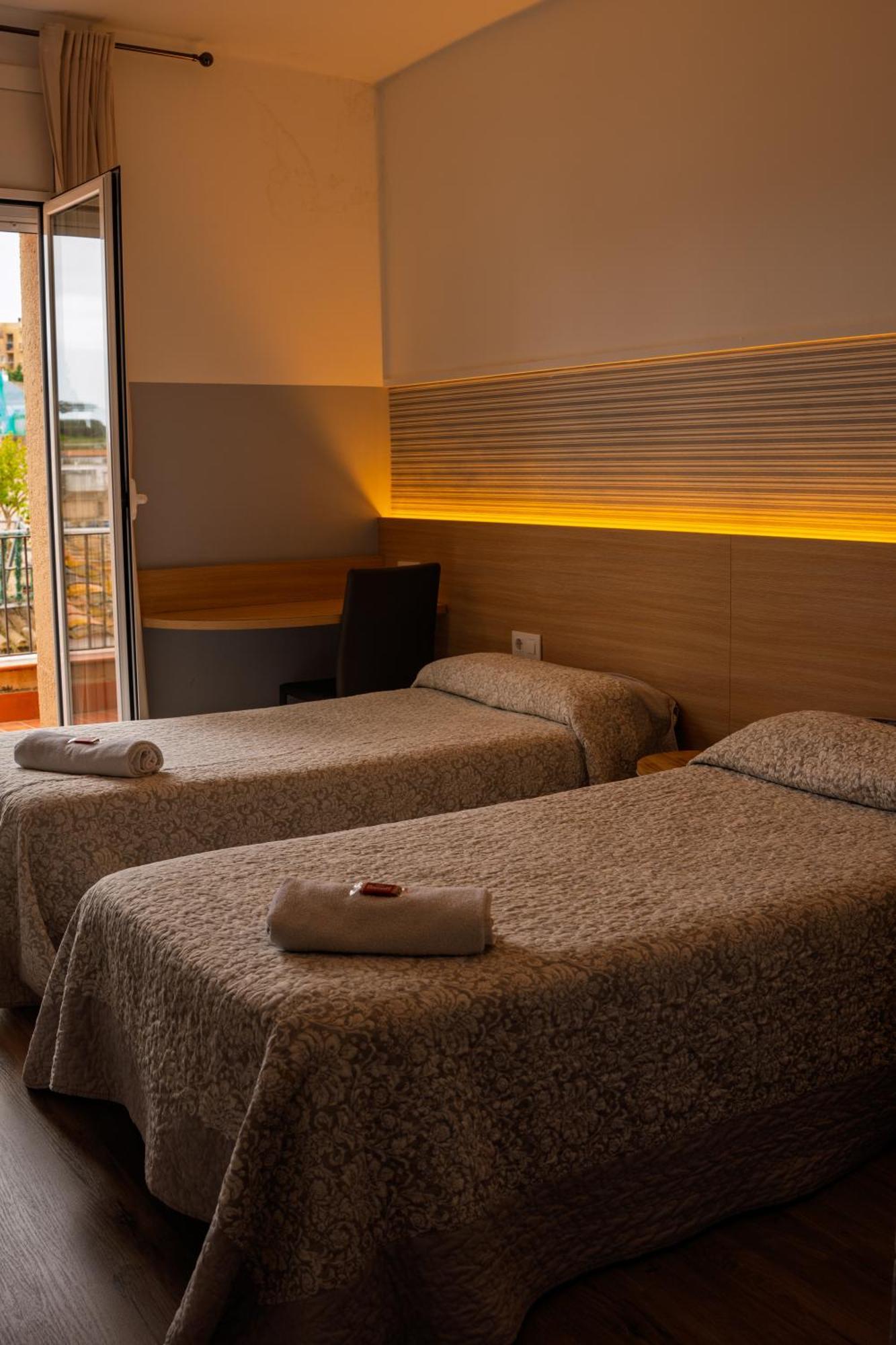 Fonda Can Setmanes Blanes Exterior foto